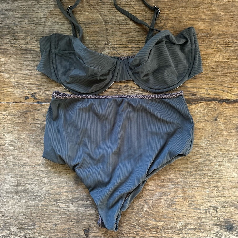 ACACIA Hadley Top XL and Seychelles Bottom Large in black/grey ribbed